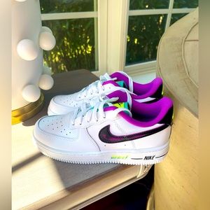 Rare Nike Air Force 1 LV8 White and Vivid Purple Girls Lifestyle Sneakers New